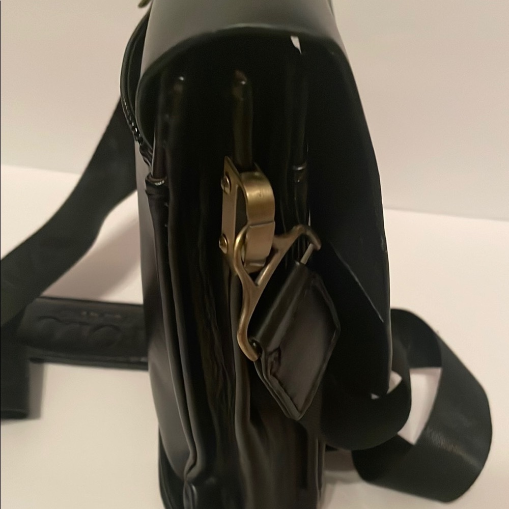 Polo by Ralph Lauren Black Videng Messenger Bag with Classic Design - Picture 3 of 7